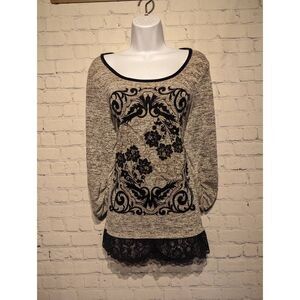 Studio y lace trim stretchy boat neck top med